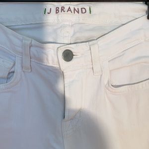 J BRAND CROPED SKINY JEANS WHITE SIZE 24